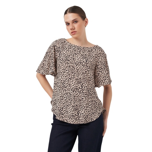 H&M Tops - H&M Beige and Black‎ Patterned Short Sleeve Top